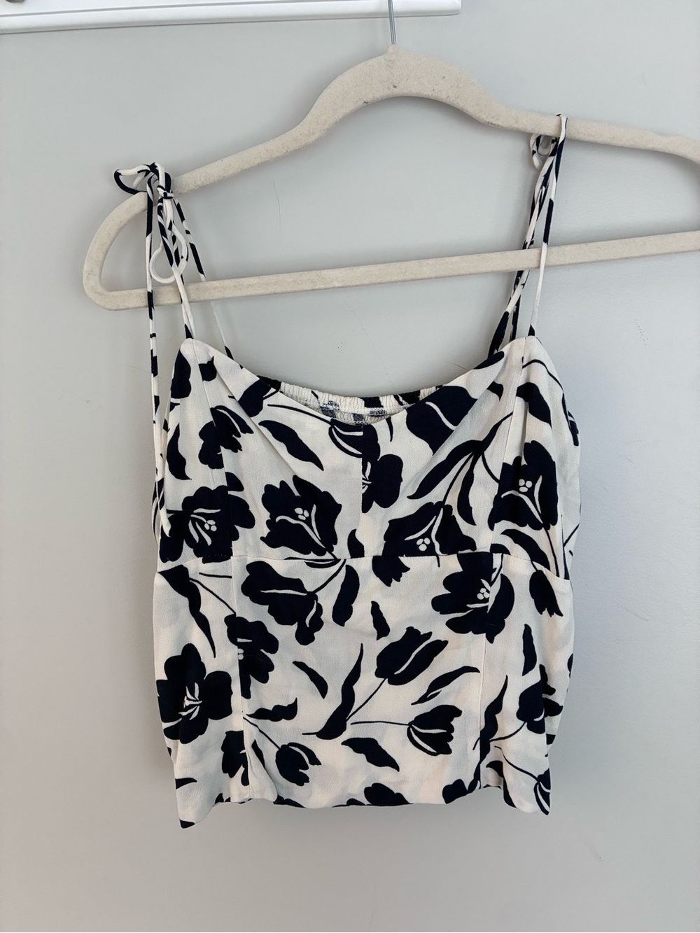 Old Navy Black & White Floral Tie-Strap Camisole